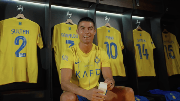 کریستیانو رونالدو در یک ویدیوی تبلیغاتی